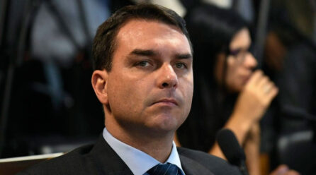 Flávio Bolsonaro pide a Trump que declare terroristas a bandas criminales brasileñas
